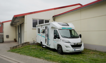 Wohnmobil auf dem Stellplatz